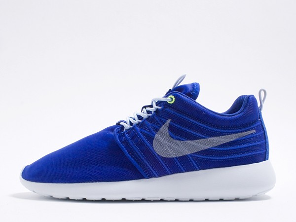 nike roshe run dynamic flywire
