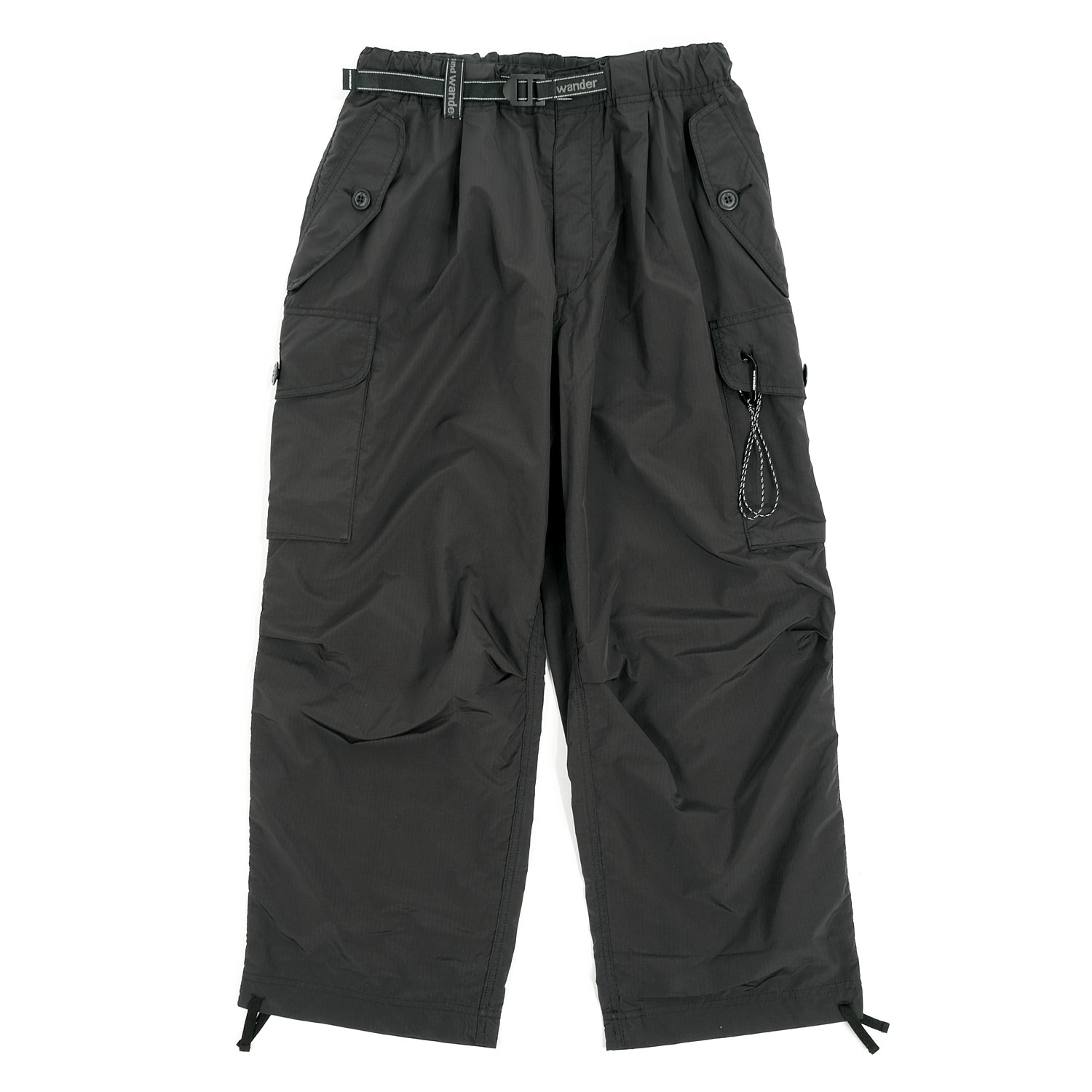 https://www.firmamentberlin.com/media/image/c2/8d/0d/and-Wander-Oversized-Cargo-Pants-01.jpg