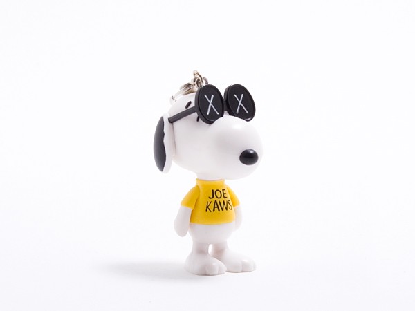 Original Fake Kaws Snoopy Keychain